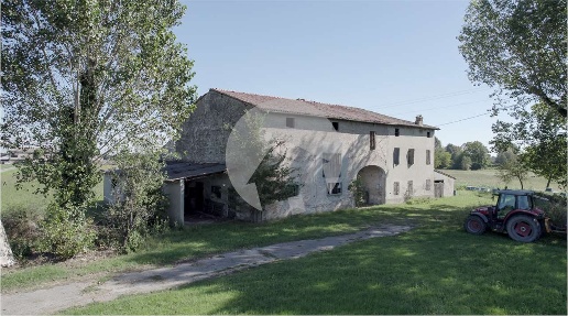 Foto Rustico in Via Mazzini 16, Gattatico di 657 m² con 10 locali