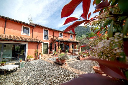 Foto Rustico in Via Giunta 5, Camaiore Camaiore Paese di 365 m² in vendita