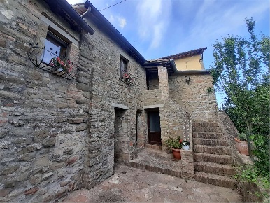 Foto Rustico a Valfabbrica di 96 m² con 5 locali in vendita
