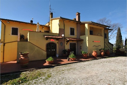 Foto Rustico in Via Nuova, Palaia di 500 m² con 20 locali in vendita