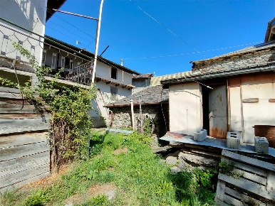 Foto Rustico in villaggio gran villa, Verrayes Centro di 350 m² in vendita