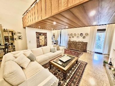 Foto Rustico a Verona di 220 m² con 10 locali in vendita