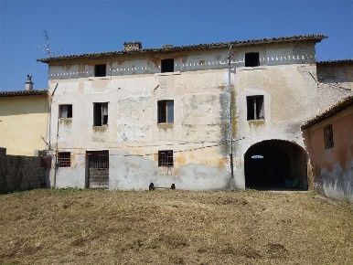 Foto Rustico in Frazione Beroide, Spoleto San Giacomo di 270 m² in vendita