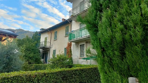 Foto Rustico in Via San Bernardino, Galbiate Centro di 470 m² con 12 locali