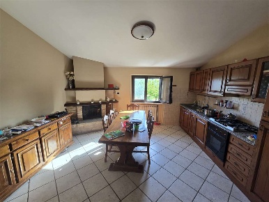 Foto Appartamento a Giano dell'Umbria di 90 m² con 4 locali in affitto