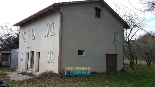 Foto Rustico a Magliano di Tenna di 133 m² con 1 locali in vendita