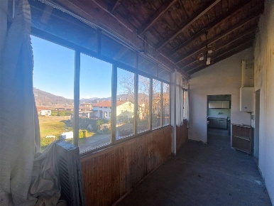 Foto Rustico in Via Cesare Battisti 17, Rancio Valcuvia Centro di 270 m²