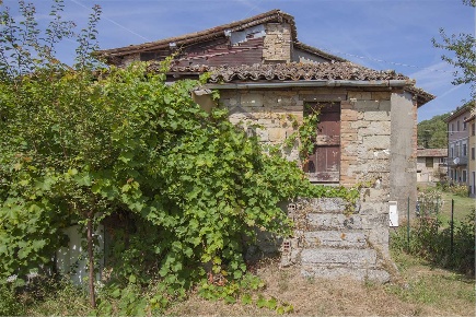 Foto Rustico in CA' SCHIAVINO, Viano di 280 m² con 5 locali in vendita