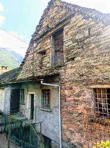 Foto Rustico in sale, Varzo Centro di 110 m² con 6 locali in vendita