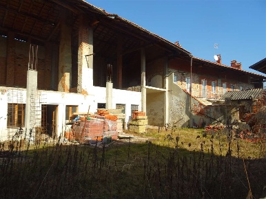 Foto Rustico in via cavour, Foglizzo di 800 m² con 10 locali in vendita