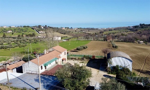 Foto Rustico in Contrada Castelletta, Civitanova Marche Civitanova Alta