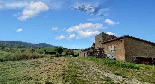 Foto Rustico a Guardea di 190 m² con 4 locali in vendita