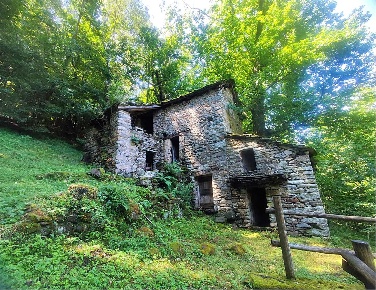 Foto Rustico in località Colombera, Pont-Saint-Martin di 120 m² in vendita
