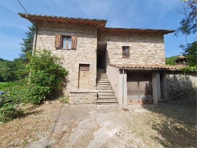Foto Rustico a Gubbio di 600 m² con 12 locali in vendita