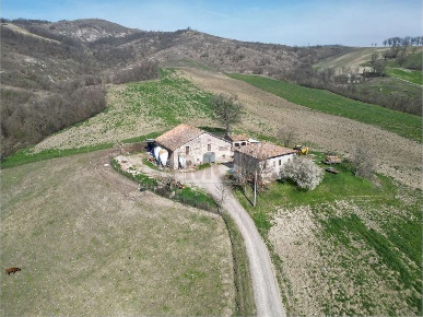 Foto Rustico in strada provinciale 75, Scandiano di 590 m² con 10 locali