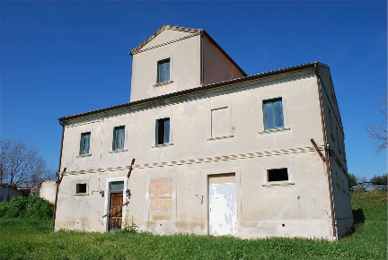 Foto Rustico in Contrada Castelletta, Potenza Picena di 370 m² in vendita