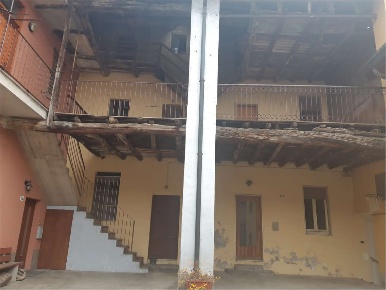 Foto Rustico in VIA CASTELLETTO, Capiago Intimiano Capiago Intimiano Olmeda