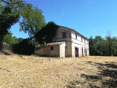 Foto Rustico in VIA CAMPAROLI 17, Filottrano di 162 m² con 5 locali