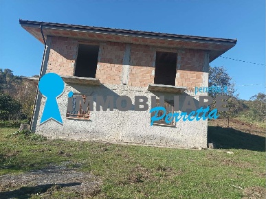 Foto Rustico in contrada Macchia, Roccagloriosa Macchia di 217 m²