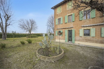 Foto Rustico a Bibbiano di 1067 m² con 14 locali in vendita