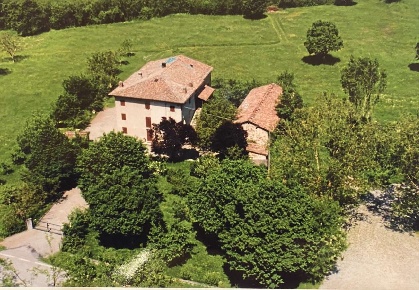 Foto Rustico a Canossa di 570 m² con 11 locali in vendita