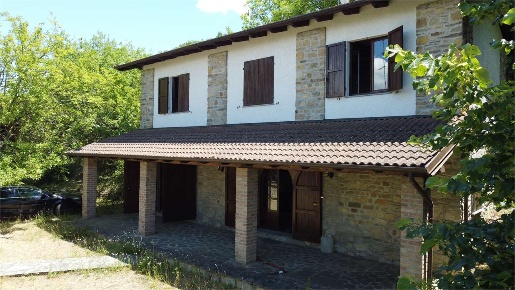Foto Rustico in strada provinciale 122 100, Dernice di 250 m² con 8 locali