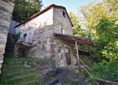 Foto Rustico in Località Valpiana snc, Villadossola di 90 m² con 4 locali