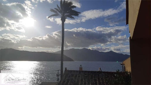 Foto Villa unifamiliare a Portoferraio di 190 m² con 8 locali in vendita
