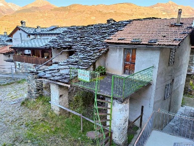 Foto Rustico in POMMIER, Fénis Chez Croiset di 140 m² con 5 locali