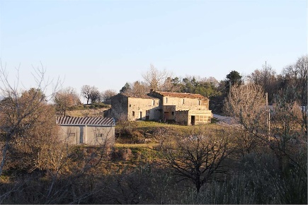 Foto Rustico a Valfabbrica di 300 m² con 20 locali in vendita