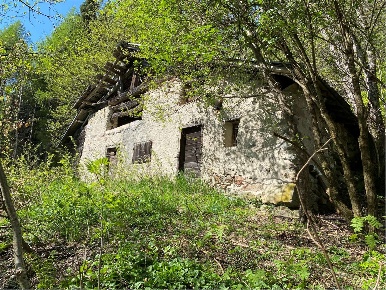 Foto Baita a Torcegno Centro di 90 m² con 5 locali in vendita