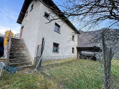 Foto Rustico in loc. fontanino, Malesco Zornasco di 180 m² con 3 locali