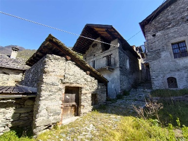 Foto Rustico in Frazione Pied de Ville 47, Arnad Centro di 160 m²