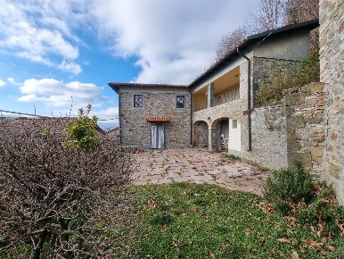 Foto Rustico in via costa piella, Villa Collemandina Massa di 230 m²