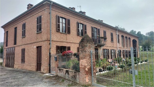 Foto Rustico in FRAZIONE GOBBI 14, Roatto di 885 m² con 5 locali in vendita