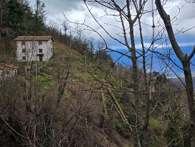 Foto Rustico a Molazzana di 160 m² con 7 locali in vendita