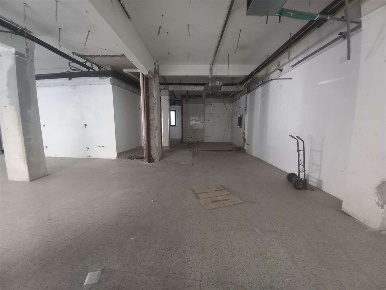 Foto Ufficio in via Claudio Monteverdi 8, Firenze di 350 m² con 8 locali