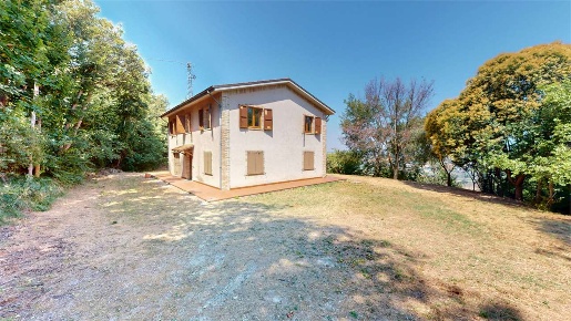 Foto Rustico in Via Mucciolina 9, Polverigi di 245 m² con 5 locali
