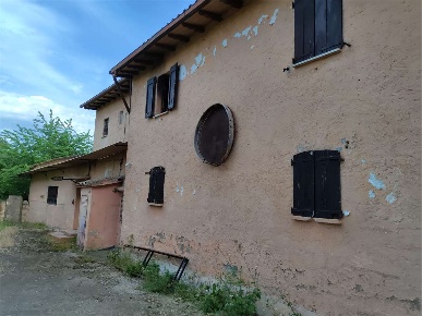 Foto Rustico a Perugia di 1000 m² con 10 locali in vendita