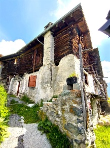 Foto Rustico in Frazione Arbaz, Challand-Saint-Anselme di 80 m² in vendita