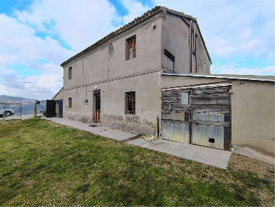 Foto Rustico a Montelabbate di 360 m² con 8 locali in vendita