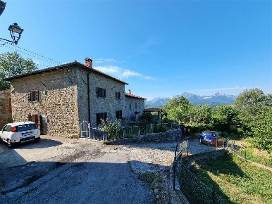Foto Rustico in ponteccio, Sillano Giuncugnano di 280 m² con 8 locali