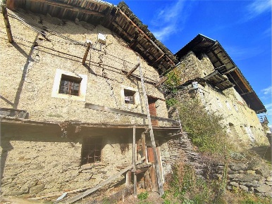 Foto Rustico a Nus di 100 m² con 4 locali in vendita