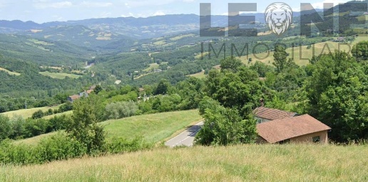 Foto Rustico a Sestola di 350 m² con 6 locali in vendita