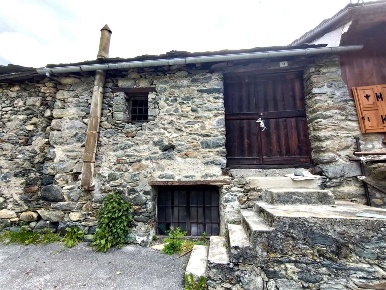 Foto Rustico in Frazione Pesan, Challand-Saint-Anselme Quincod di 40 m²