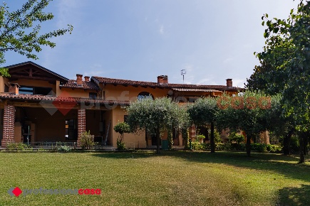 Foto Villa bifamiliare in Romeri, Cumiana Tavernette di 400 m² in vendita