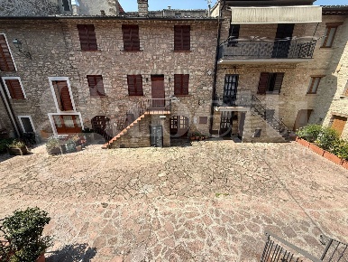 Foto Casa indipendente in Piazza ANDREA DEGLI ABBATI 1, Assisi di 60 m²