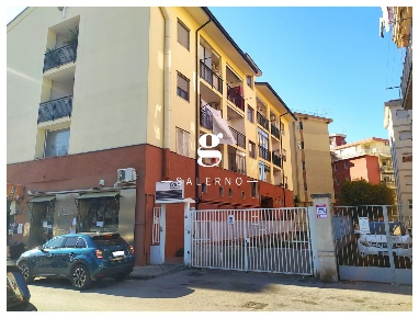 Foto Box in Luigi Lazzarelli, Salerno Pastena - Pastena Alta di 28 m²