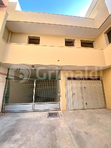 Foto Casa indipendente in Via PALUMBO 25, Tuglie di 100 m² con 3 locali
