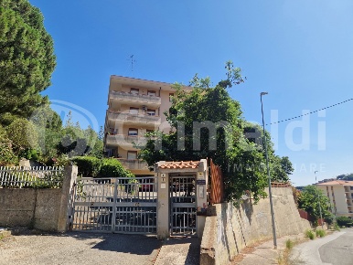 Foto Appartamento in Umberto Fiore, Messina Annunziata Bassa di 140 m²